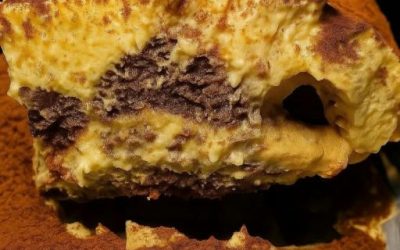 Tiramisù Tradizionale: Ricetta Classica Italiana con Mascarpone e Caffè
